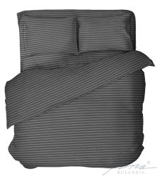 Zweifarbiger, grüner Damenpullover mit Intarsien und „O“-Ausschnitt