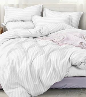 Dámsky dvojfarebný vykladaný sveter s "O" výstrihom zelenej farby