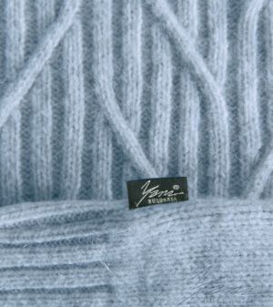 Dámsky sveter bije modrá farba