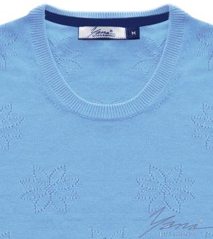 Dámsky sveter bije syn