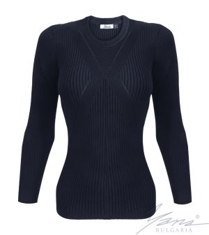 Dámsky sveter bije syna